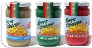 Pasta per la preparazione in casa del latte di mandorla. 